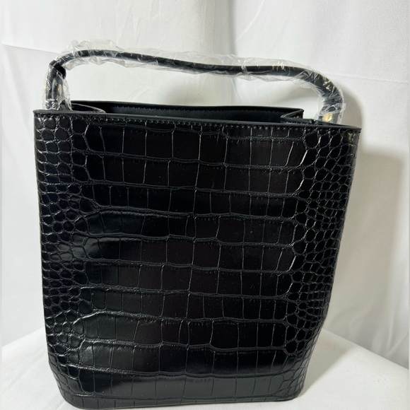 AOTA All of the Above Elena Bucket Bag Black - Picture 9 of 13